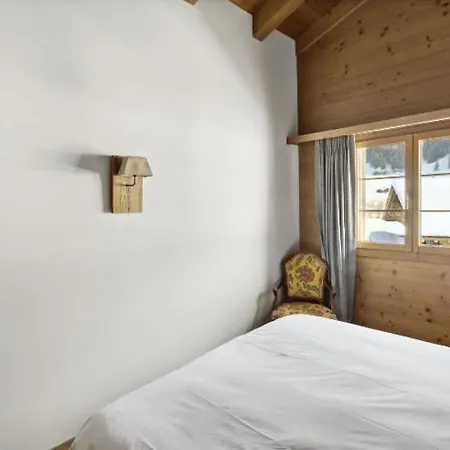 Neue Mit Drei Schlafzimmern In Bei Gstaad Διαμέρισμα