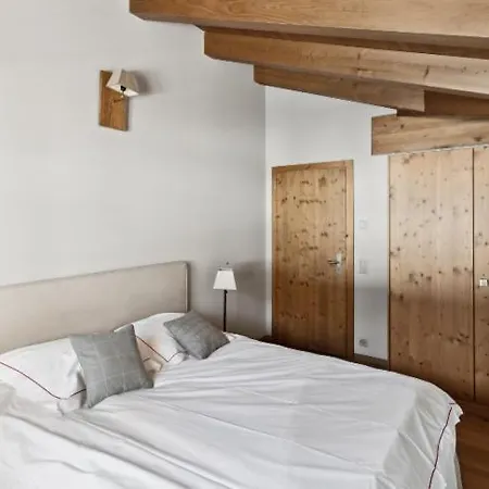 Neue Mit Drei Schlafzimmern In Bei Gstaad 아파트